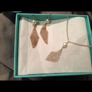 Tiffany pearl earrings and necklace